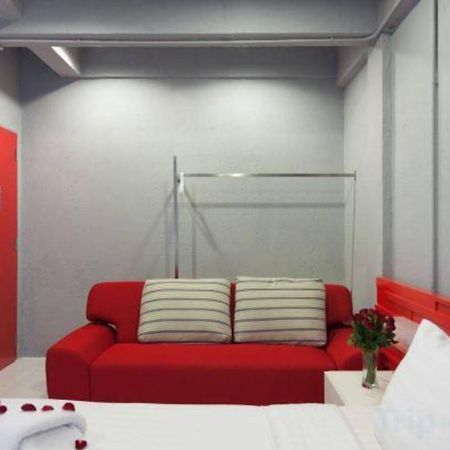 Oyo 292 The Oddy Hip Hotel Patong Buitenkant foto