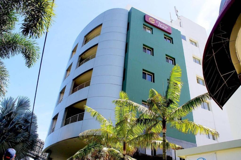 Oyo 292 The Oddy Hip Hotel Patong Buitenkant foto
