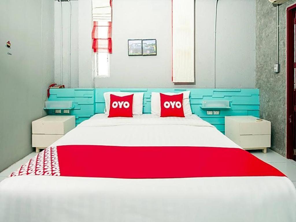 Oyo 292 The Oddy Hip Hotel Patong Buitenkant foto