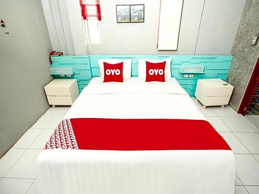 Oyo 292 The Oddy Hip Hotel Patong Buitenkant foto