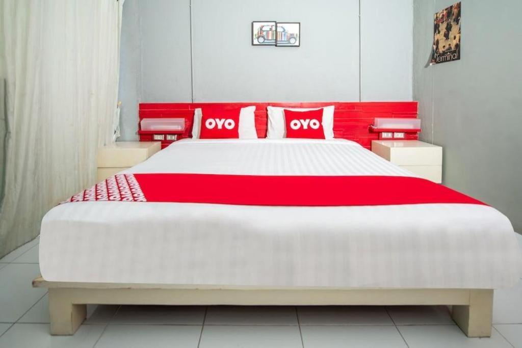 Oyo 292 The Oddy Hip Hotel Patong Buitenkant foto