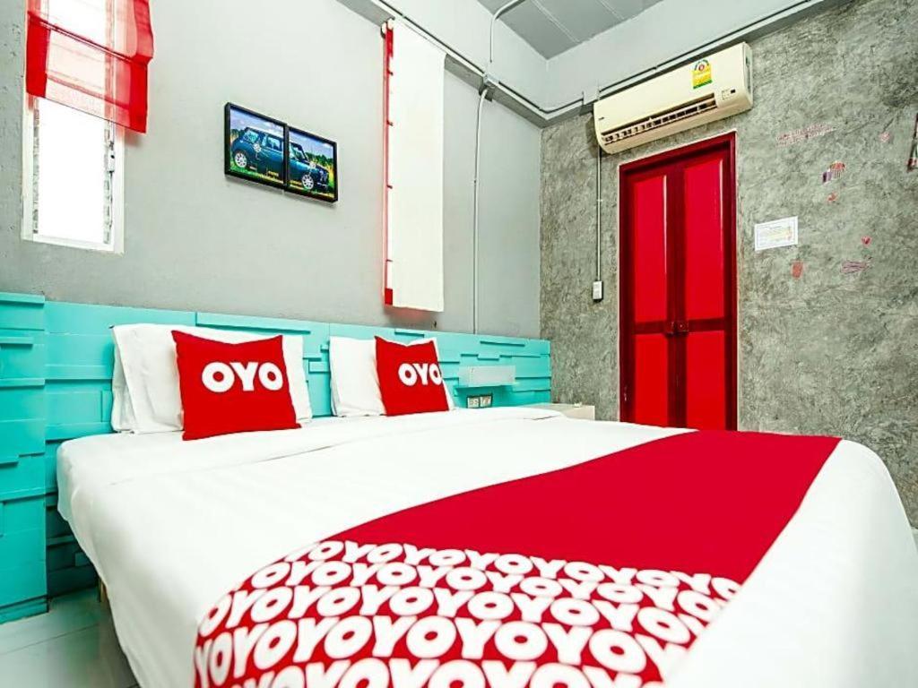 Oyo 292 The Oddy Hip Hotel Patong Buitenkant foto