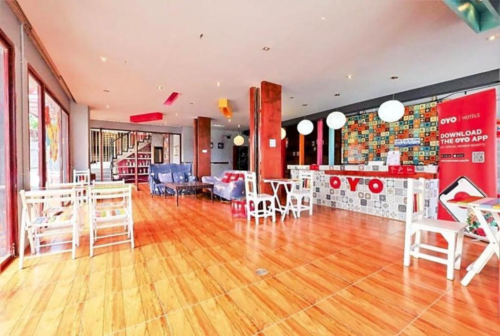 Oyo 292 The Oddy Hip Hotel Patong Buitenkant foto