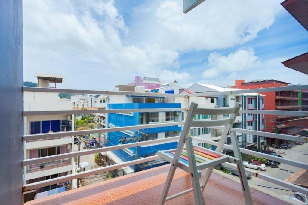 Oyo 292 The Oddy Hip Hotel Patong Buitenkant foto