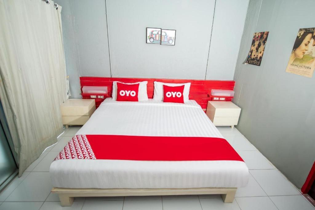 Oyo 292 The Oddy Hip Hotel Patong Buitenkant foto