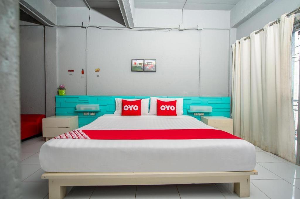 Oyo 292 The Oddy Hip Hotel Patong Buitenkant foto