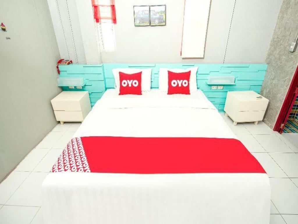 Oyo 292 The Oddy Hip Hotel Patong Buitenkant foto