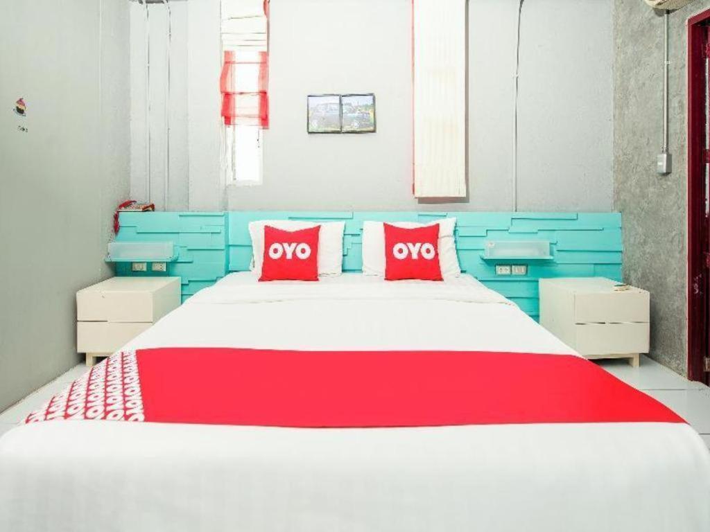 Oyo 292 The Oddy Hip Hotel Patong Buitenkant foto
