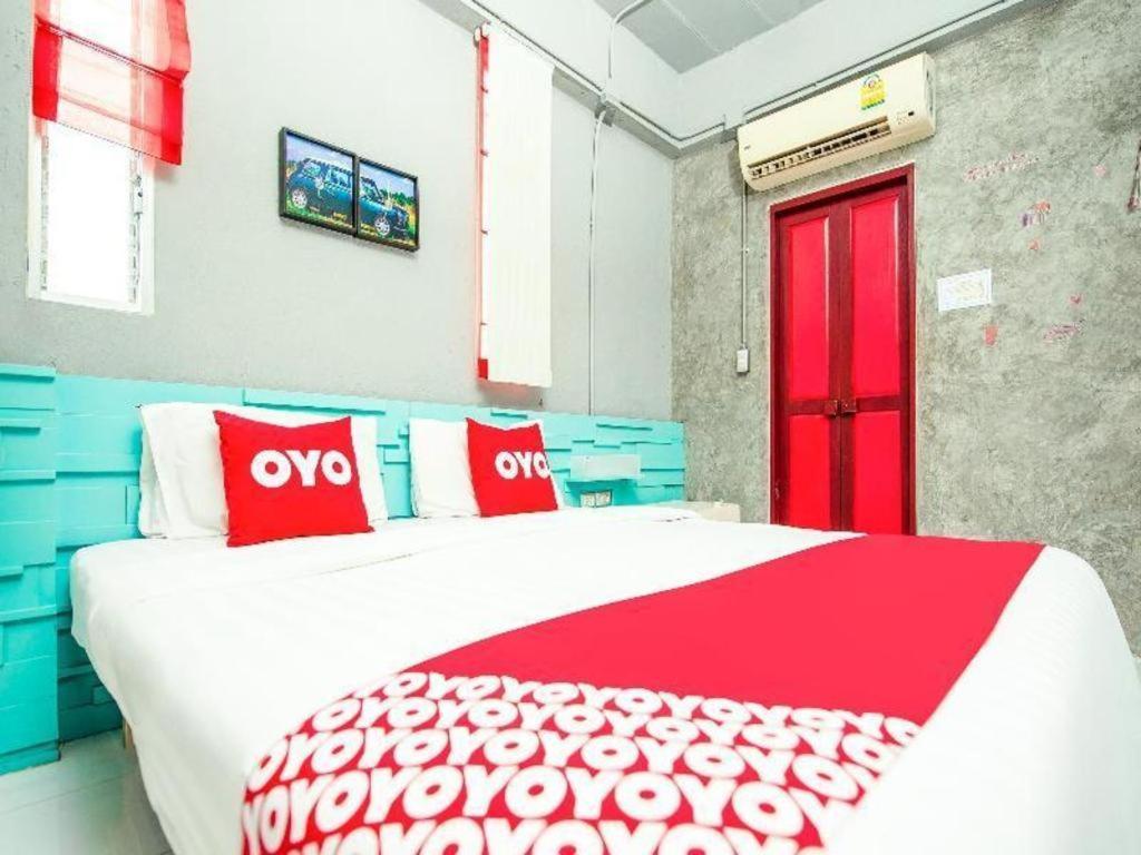 Oyo 292 The Oddy Hip Hotel Patong Buitenkant foto